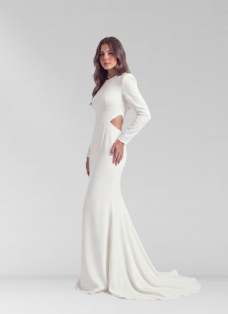 ROBE DE MARIÉE AVEC TRAÎNE