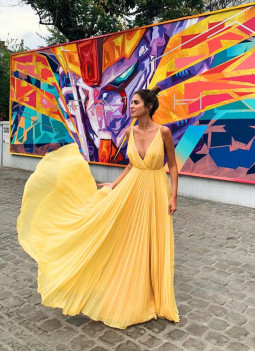 VESTITO PLISSETTATO GIALLO CHIARO
