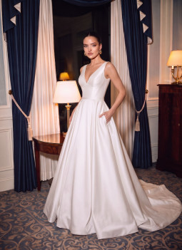 VESTIDO NOIVA PRINCESA BOLSOS
