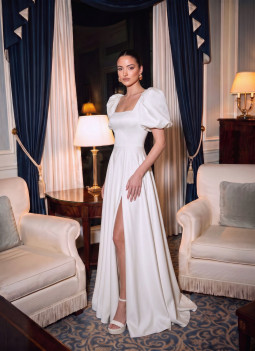 VESTITO DA SPOSA A MANICHE CORTE