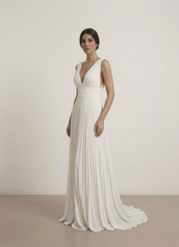 WHITE PLEATED DRESS