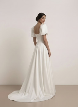 ROBE DE MARIÉE À MANCHES COURTES