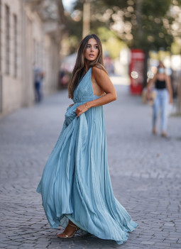 GEPLETTERTES KLEID IN WASSERGRÜN | LETZTE EINHEITEN