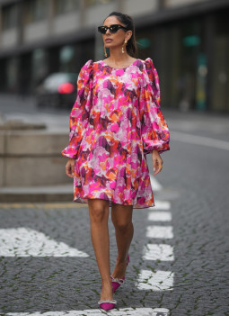 ÚLTIMOS - VESTIDO CORTO FLORAL