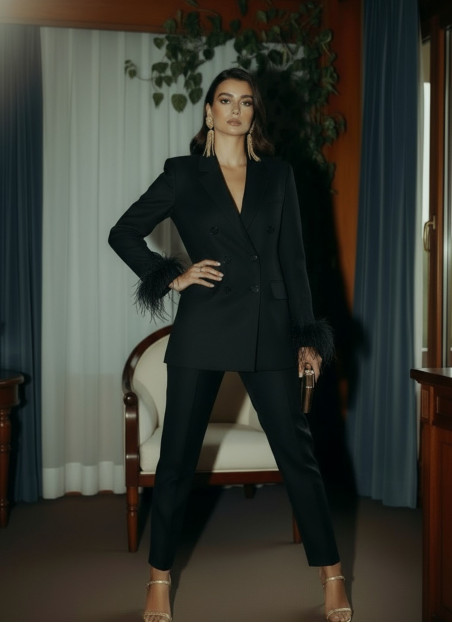 BLAZER NEGRO CON PLUMAS